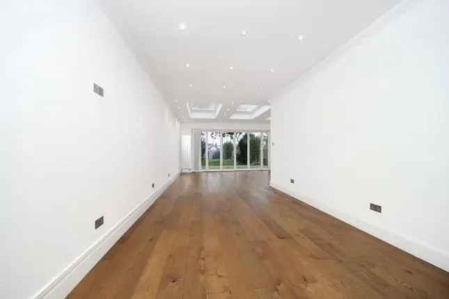 5 Bedroom Semi-Detached House Ealing Common Station