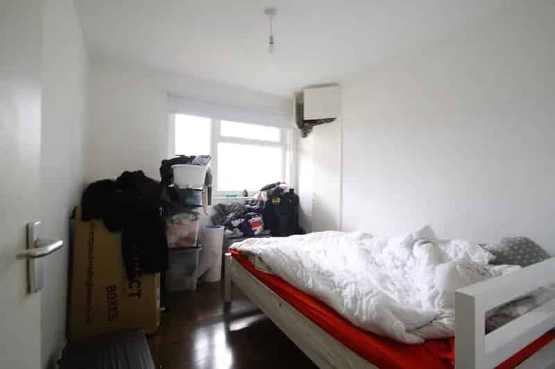2 Bedroom Flat House to Rent in Brixton