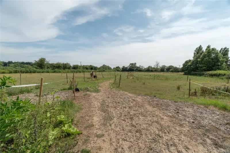 Grade II Listed Georgian Farmhouse 5 Acres Stables