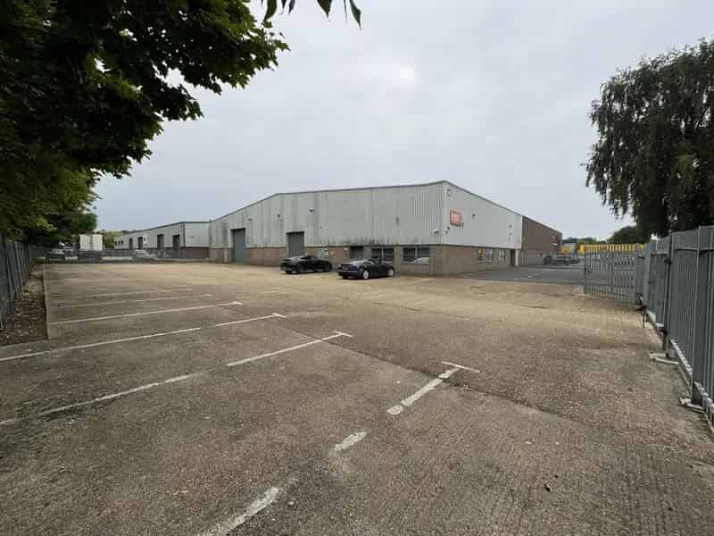Industrial Warehouse Unit To Let Southampton M27