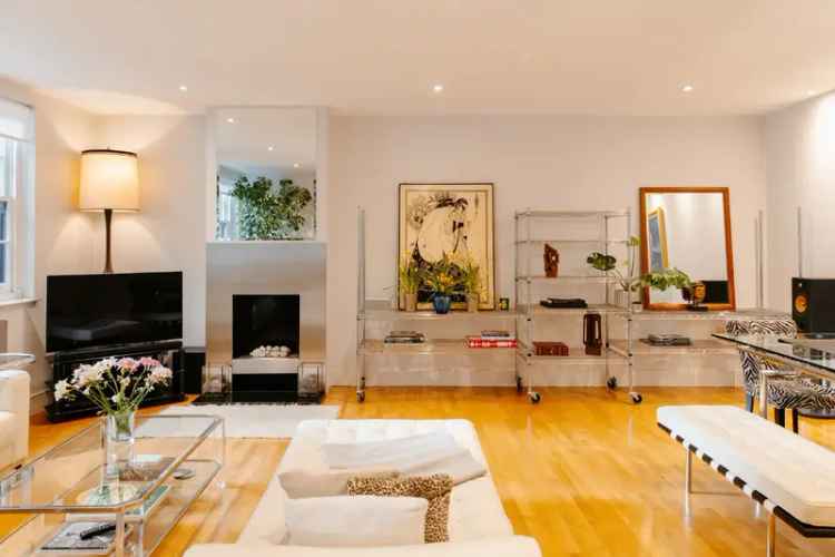 Marylebone Contemporary Mews House 1834 sq ft