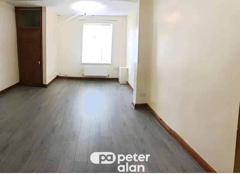 2 Bedroom House Brynhyfryd - Newly Decorated