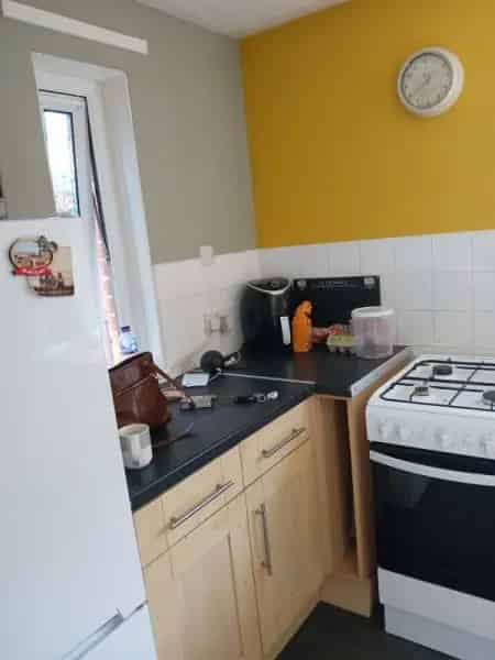 2-Bedroom First Floor Apartment Near Sainsbury's