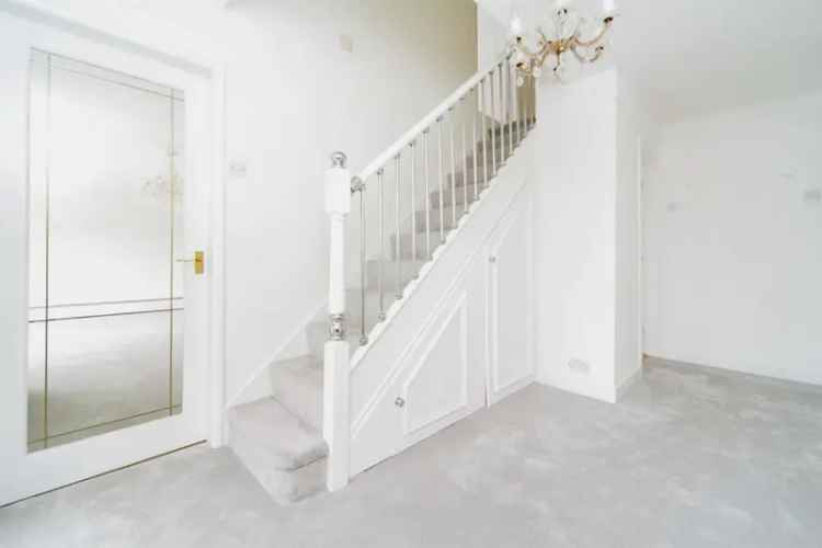 4 Bedroom Bungalow with Modern Kitchen and Landscaped Gardens