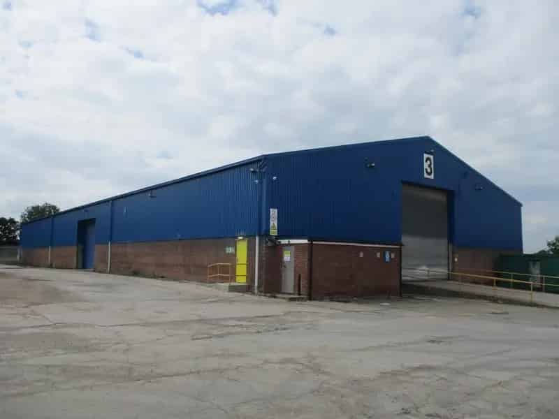 Detached Warehouse with Large Yard - Gamston
