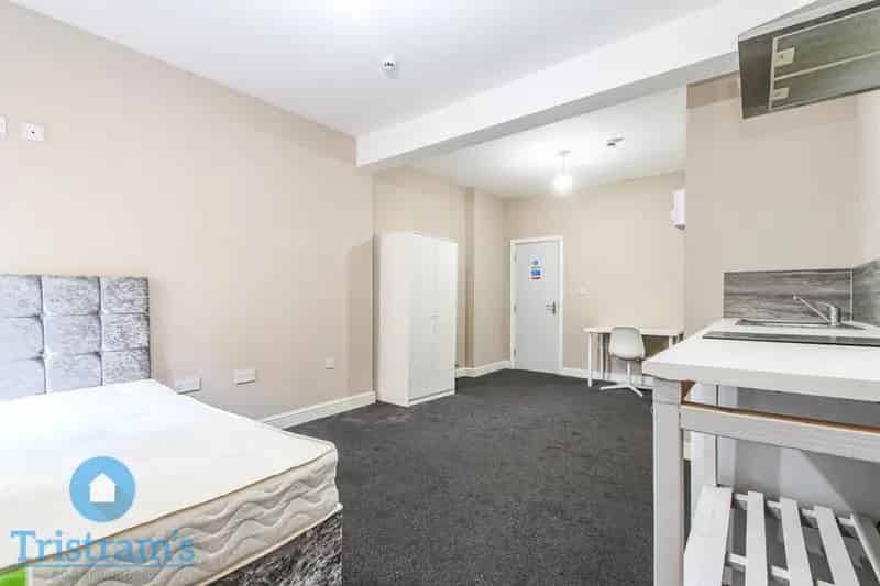 1 Bedroom Student Studio Flat Bills Inclusive Zero Deposit
