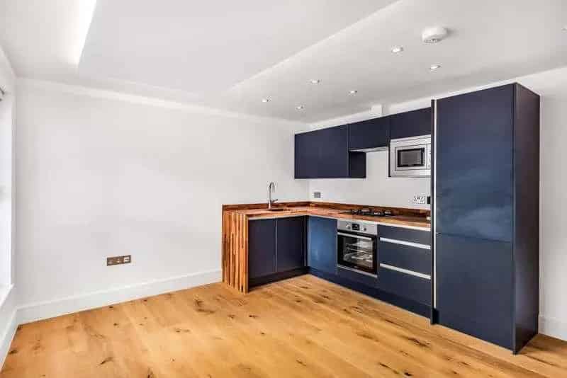 1 Bed Flat for Sale Town Centre Allocated Parking