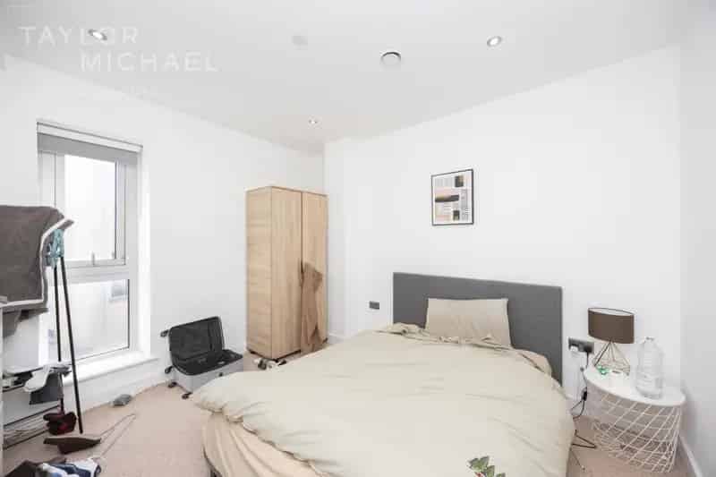Modern 2-Bedroom Student Apartment Brighton