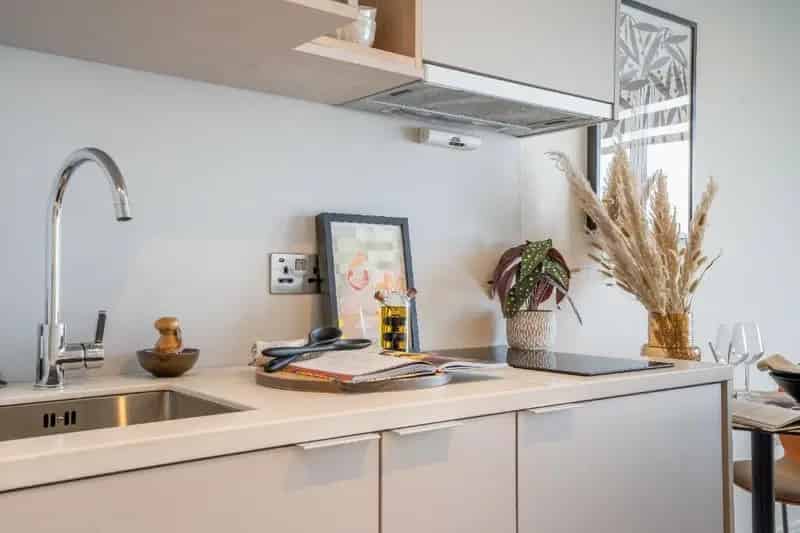 Stylish City Studio Flat Bills Included Air Con Modern Amenities