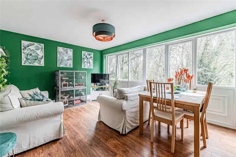 3 Bed Link Detached House Horsforth - Family Home with Woodland Views