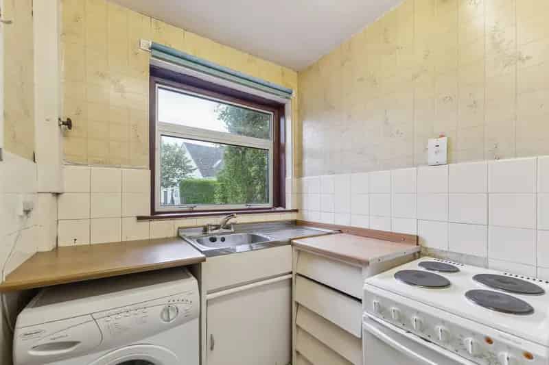 Bearsden Villa Apartment  Private Garden  Two Double Bedrooms