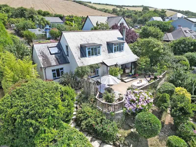 4 Bedroom Detached Dormer Bungalow for Sale Near Perranporth Beach