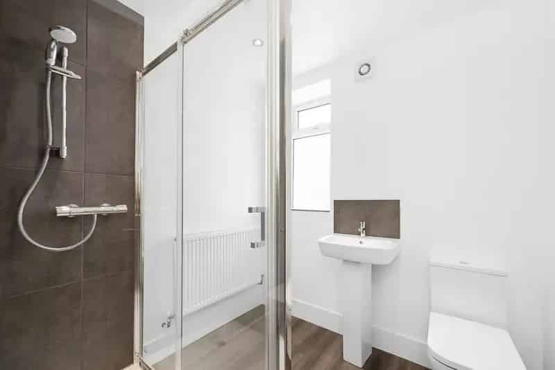 4 bedroom Flat
 To Let 
Total Size: 888 SQ FT