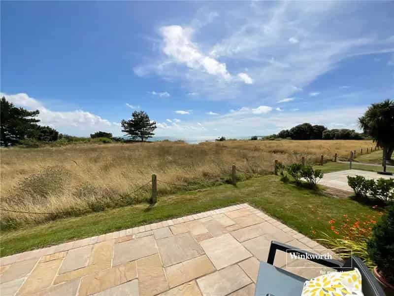 2 Bedroom Apartment in Christchurch Highcliffe