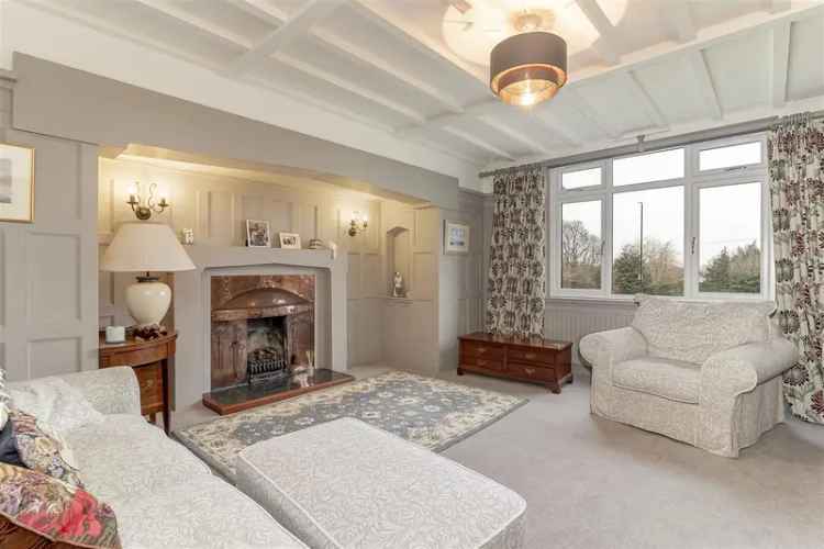 3 Bedroom Detached House to Rent Near Village Centre