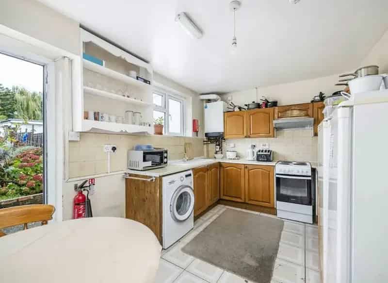 5 Bedroom Semi-Detached House HMO Licence Large Garden
