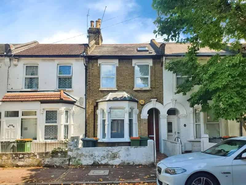 1 Bedroom Flat for Sale London E6
