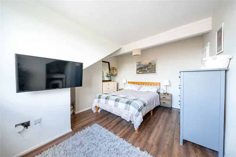 Two Bedroom Terraced House in Burley Headingley