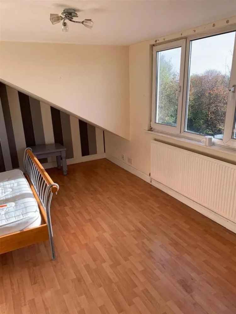 5 Bedroom House Share Near Bolton Hospital