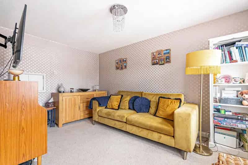 4 Bedroom Detached House For Sale in Linslade