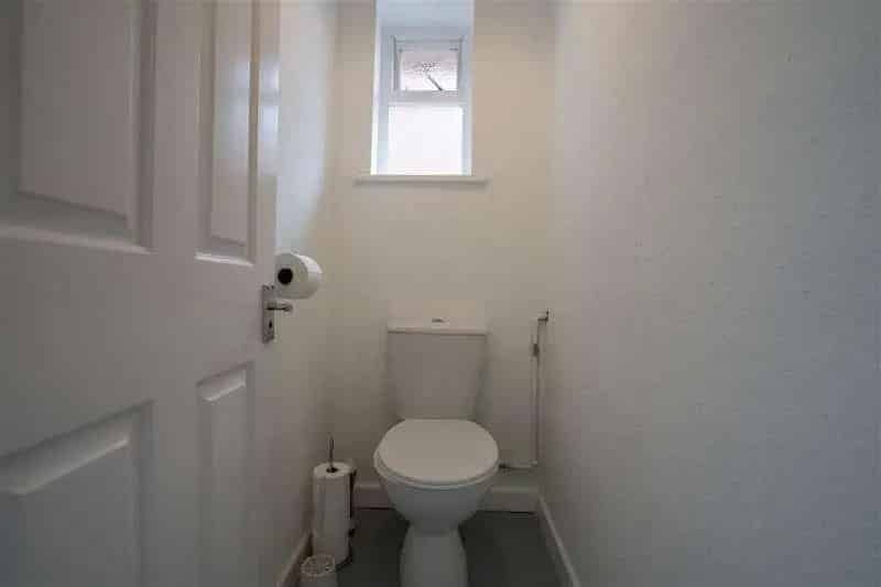 3 Bed Detached House For Sale - Family Home
