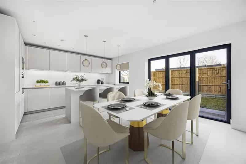 5 Bedroom Semi-Detached House for Sale