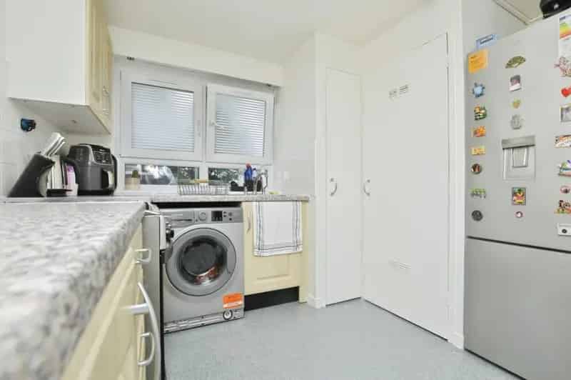 1 Bedroom Flat for Sale High Street