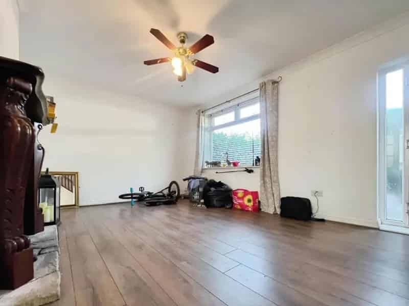 3 Bed Semi-Detached House For Sale Near Amenities