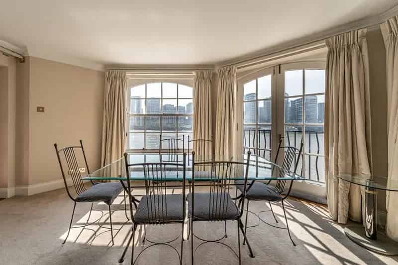 2 Bedroom River View Apartment with Terrace and Parking