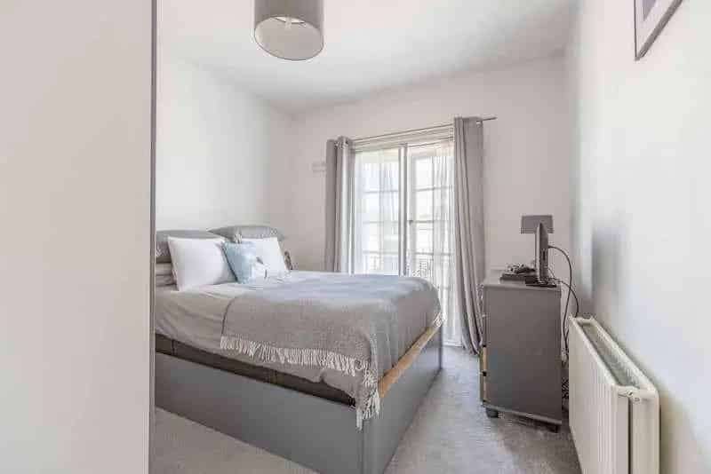 2 Bed Flat for Sale in Datchet, Berkshire