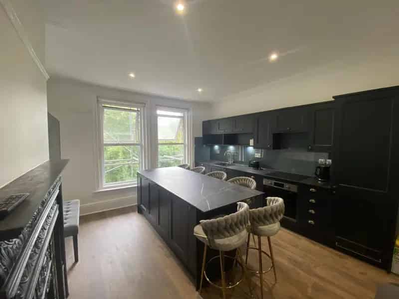 6 Bedroom Maisonette Near Bournemouth Town Centre Bills Included
