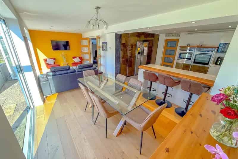 Shrivenham Four-Bedroom Detached Family Home