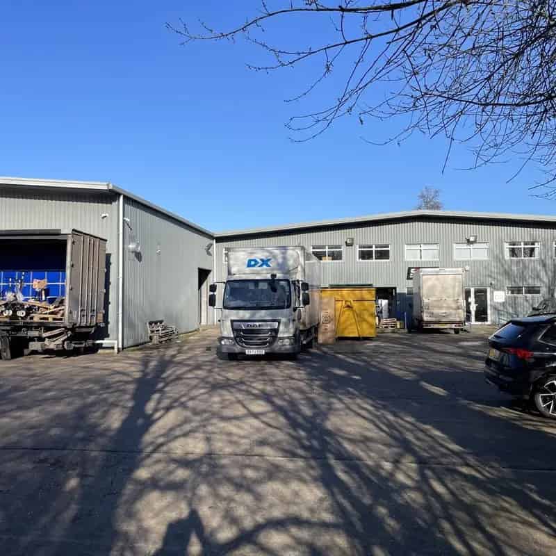 Detached Warehouse and Office Facility Near Silverstone