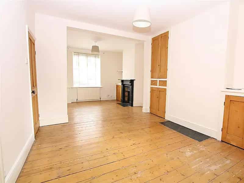 Victorian Terrace House with Large Garden - Ideal First Home or Investment