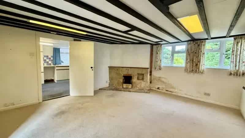 3 Bedroom Detached House For Sale Warminster