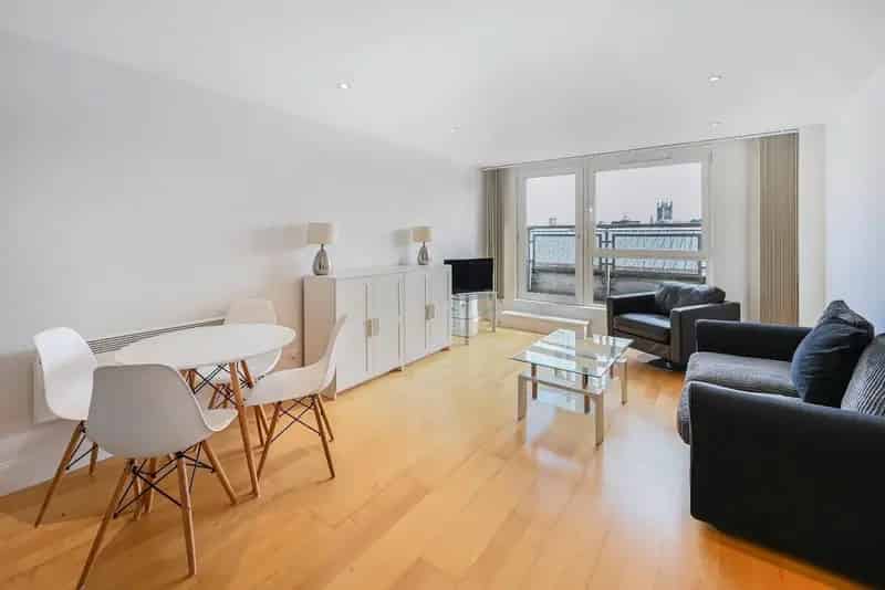 Pimlico 2-Bedroom Apartment