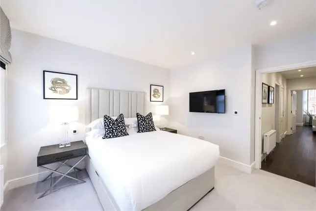 Flat to rent in Hamlet Gardens, London W6