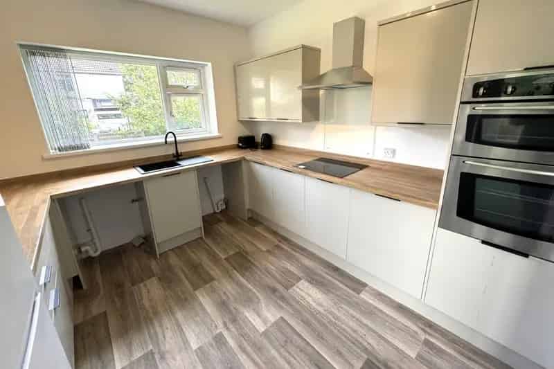 3 Bedroom House To Let Roundhay
