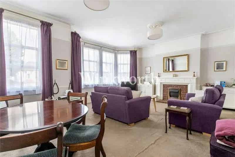 2 Bed Flat for Sale Palmers Green