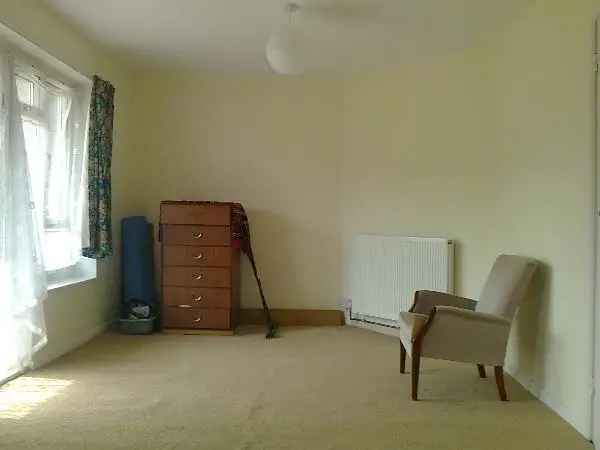 Flat For Rent in Exeter, England