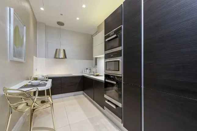 Flat to rent in Green Street, London W1K