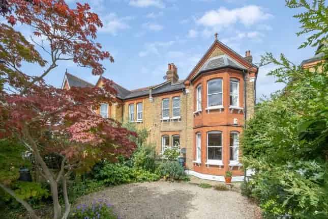 Five Bed Semi-Detached House for Sale Rodenhurst Road London SW4