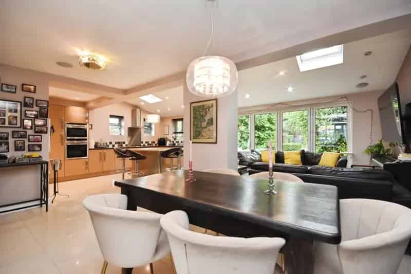 Spacious Family Home near Chelmsford with Converted Garage