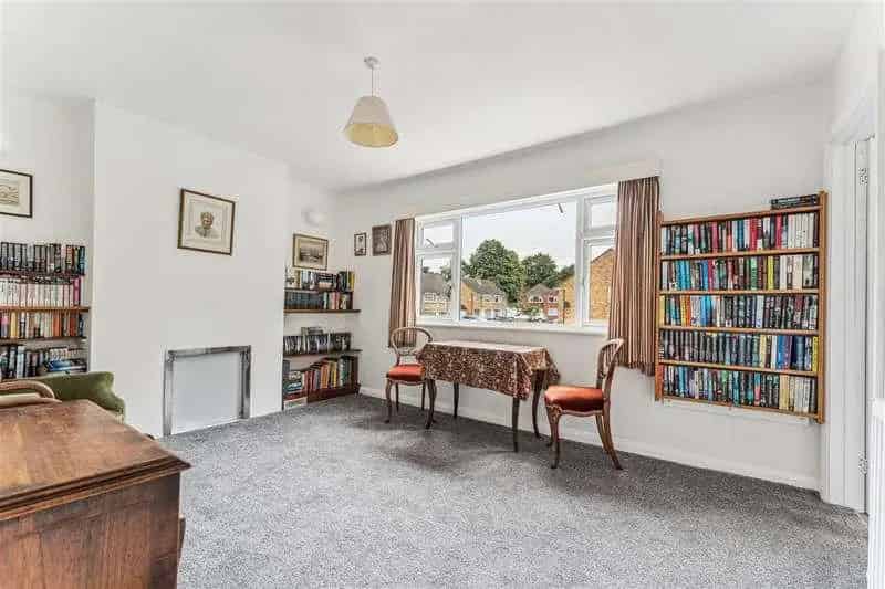 2 Bed Flat for Sale - Garden Garage Denham Station
