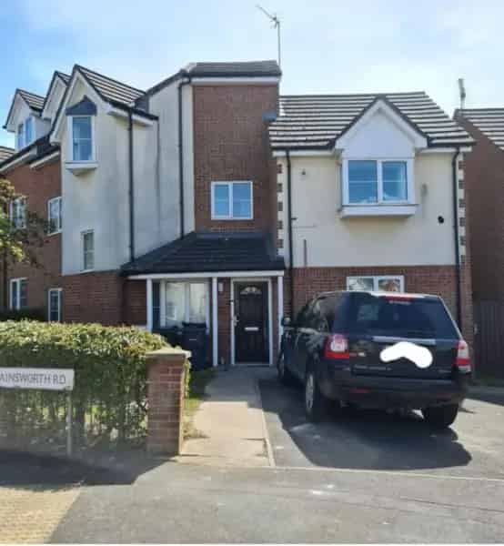 Large 4 Bed House Outskirts Birmingham Study Room Potential 5th Bedroom