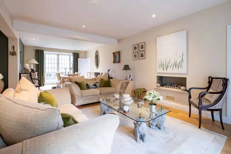 4 Bedroom Detached House for Sale in West Putney