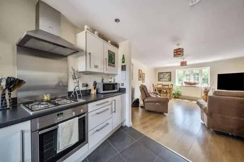 2 Bed Flat for Sale in Woodstock
