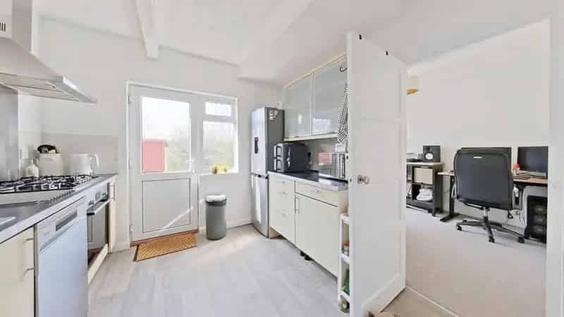 3 Bedroom House For Sale 862 SQ FT