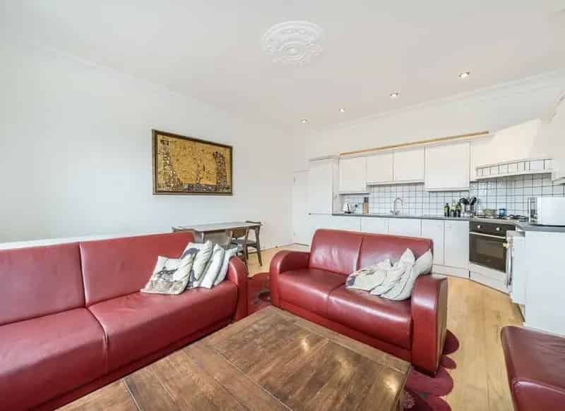 One Bedroom Period Conversion High Ceilings Allocated Parking No Onward Chain