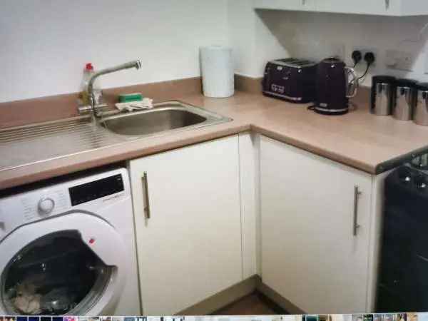 Flat For Rent in Adur, England